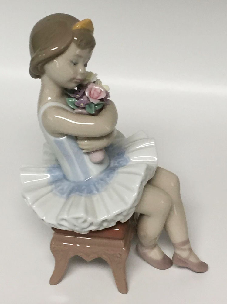 LLADRÓ リヤドロ First Performance No.6763 Lladro First Performance Figurine 6763 - Antique & Collectible